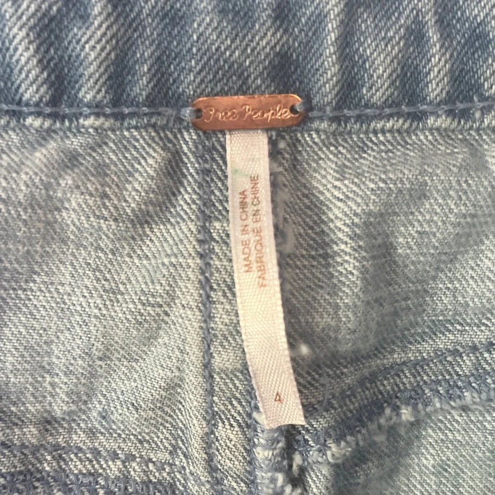 Free People Denim Mini Skirt Color Block‎ Light Wash Blue Size 4 Distressed Hem